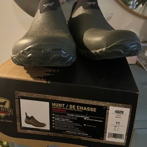 Men’s green rain shoes size 11 Red Wings